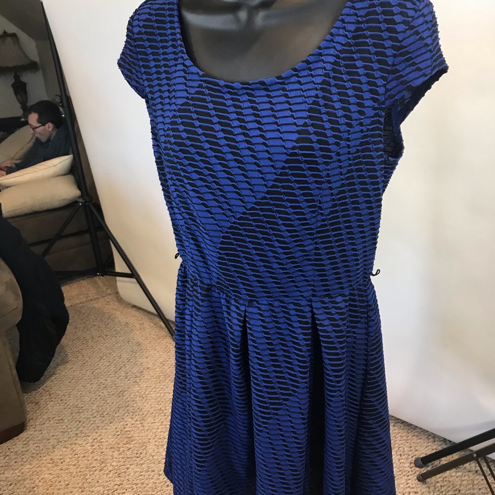 Black and blue dress•IZ Byer•M